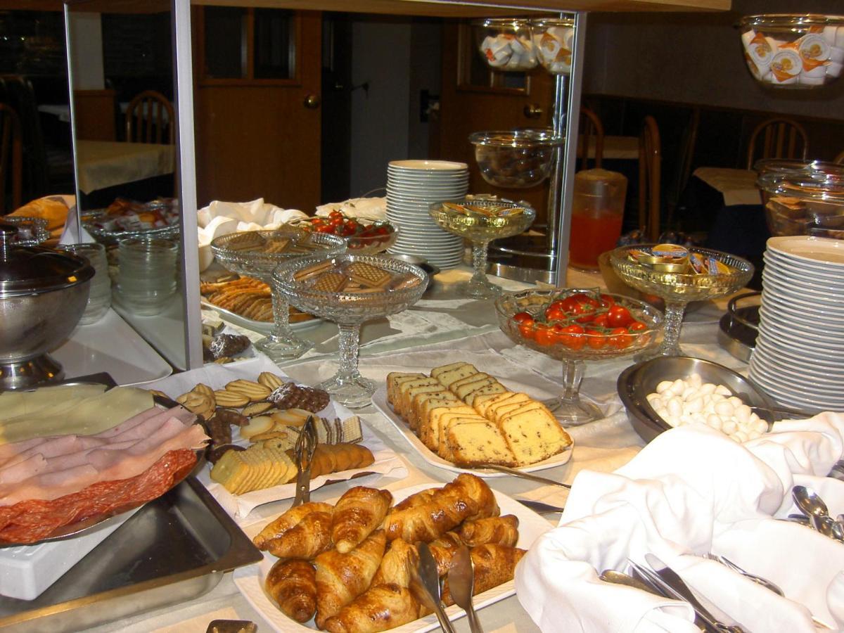 Hotel Doria Nago Kültér fotó
